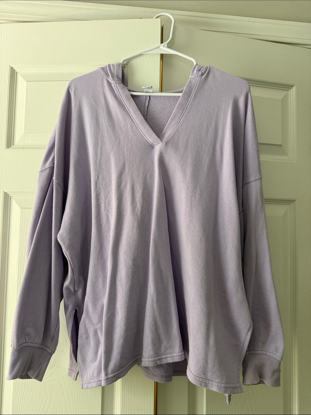Old Navy Lavender V-Neck Lightweight Sweater